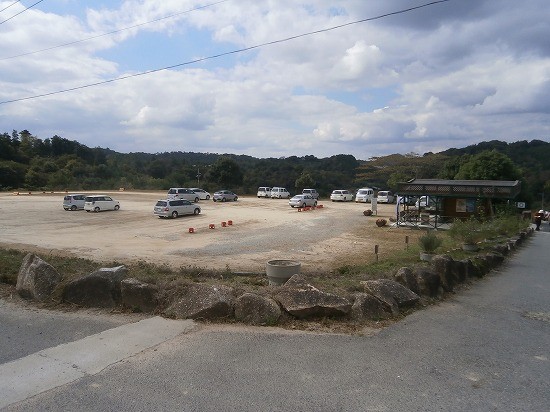 香山ラベンダーの丘の駐車場